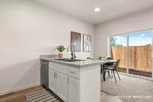 2028 Sunset Dr, Medford, OR 97501 - Photo 6