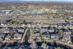 20702 Beaumont Dr, Bend, OR 97701 - Photo 30