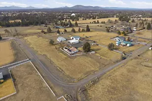 7123 SW 51st St, Redmond, OR 97756 - Photo 1