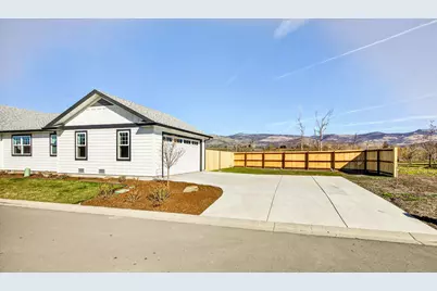 280 Oak Valley Drive, Talent, OR 97540 - Photo 2