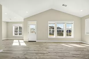 280 Oak Valley Dr, Talent, OR 97540 - Photo 6