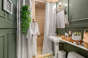 27 Crater Lake Ave, Medford, OR 97504 - Photo 14