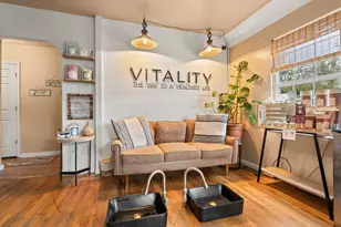 27 Crater Lake Ave, Medford, OR 97504 - Photo 6