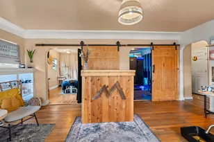 27 Crater Lake Ave, Medford, OR 97504 - Photo 2