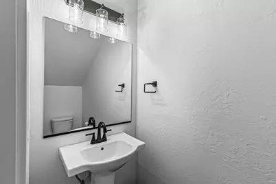303 Everett Way, Talent, OR 97540 - Photo 10