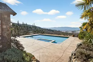 4182 N Roxy Dr, Medford, OR 97504 - Photo 68