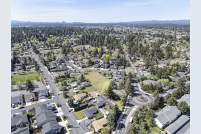 2640 NE 8th Street, Bend, OR 97701 - Photo 14