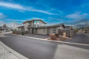2728 NW Lemhi Pass Dr, Bend, OR 97703 - Photo 46