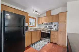 208 Chestnut Ln, Grants Pass, OR 97526 - Photo 12