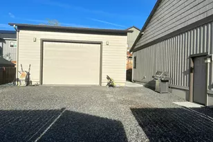 2793 SW 33rd St, Redmond, OR 97756 - Photo 4