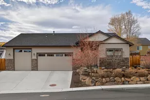 2793 SW 33rd St, Redmond, OR 97756 - Photo 2