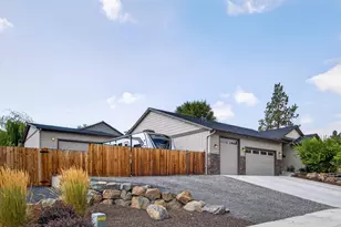 2793 SW 33rd St, Redmond, OR 97756 - Photo 6