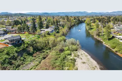 1030 SW River Mist Lane, Grants Pass, OR 97527 - Photo 2