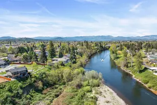 1030 SW River Mist Ln, Grants Pass, OR 97527 - Photo 2