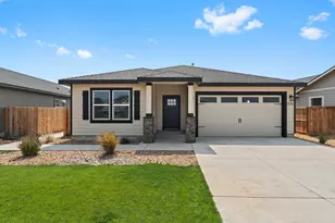 3236 NW Dogwood Ave, Redmond, OR 97756 - Photo 4