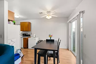 408 SE 10th St, Grants Pass, OR 97526 - Photo 8