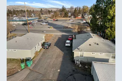 3614 Summers Lane, Klamath Falls, OR 97603 - Photo 4