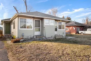 3614 Summers Ln, Klamath Falls, OR 97603 - Photo 2