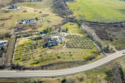 3320 N Foothill Road, Medford, OR 97504 - Photo 86