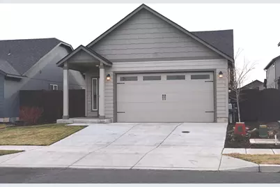 2474 NW Kingwood Avenue, Redmond, OR 97756 - Photo 2