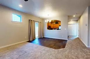 2474 NW Kingwood Ave, Redmond, OR 97756 - Photo 4