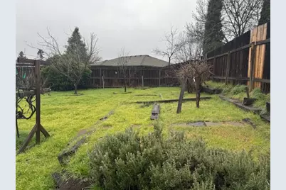 2473 Corona Avenue, Medford, OR 97504 - Photo 2