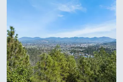 3601 Campus View Drive, Grants Pass, OR 97527 - Photo 10