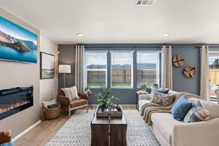 223 Darlington St, Medford, OR 97501 - Photo 2