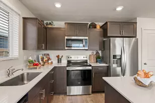 223 Darlington St, Medford, OR 97501 - Photo 8