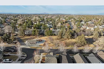 20760 NE Smoke Stack Lane, Bend, OR 97701 - Photo 34