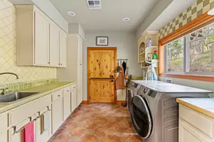 252 Frontier Ln, Grants Pass, OR 97526 - Photo 14