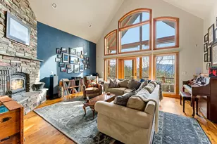252 Frontier Ln, Grants Pass, OR 97526 - Photo 4