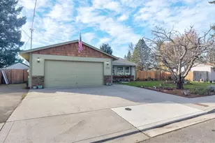 1116 SW Spruce St, Grants Pass, OR 97526 - Photo 32