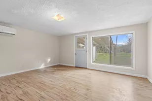 180 Long Acres Rd, Grants Pass, OR 97527 - Photo 6