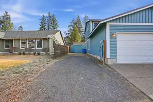 2500 NW Summerhill Dr, Bend, OR 97703 - Photo 2