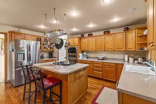 44220 Cowboy Hill Ln, Chiloquin, OR 97624 - Photo 14