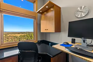 1122 NW Foxwood Pl, Bend, OR 97703 - Photo 40