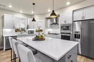 19318 SW Marshmallow Pl, Bend, OR 97702 - Photo 8