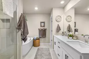 19318 SW Marshmallow Pl, Bend, OR 97702 - Photo 16