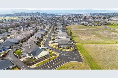 3821 Sherwood Drive, Medford, OR 97504 - Photo 46