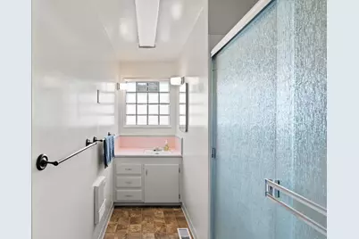 1124 Mt Pitt Avenue, Medford, OR 97501 - Photo 14