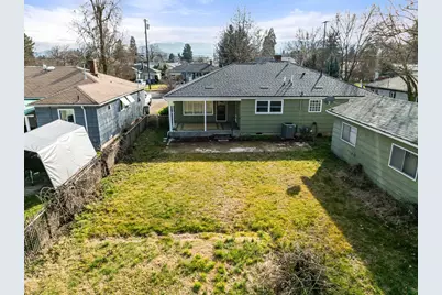 1124 Mt Pitt Avenue, Medford, OR 97501 - Photo 32