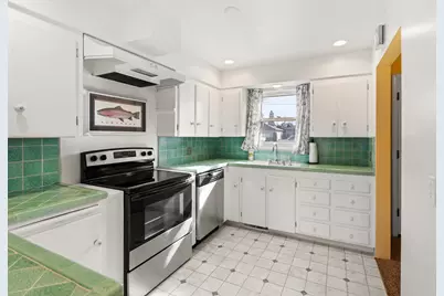 1124 Mt Pitt Avenue, Medford, OR 97501 - Photo 8