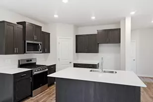 21713 SE Stromboli Ln, Bend, OR 97702 - Photo 10