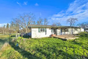 11220 Duggan Rd, Central Point, OR 97502 - Photo 4