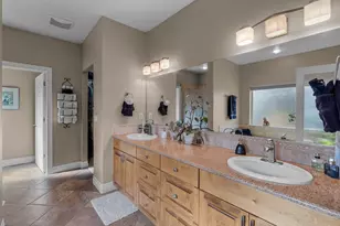 752 Crystal Falls Ct, Redmond, OR 97756 - Photo 26