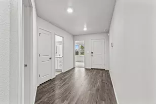 567 Black Bear Dr, Medford, OR 97501 - Photo 6