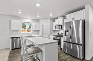 567 Black Bear Dr, Medford, OR 97501 - Photo 16