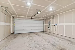 567 Black Bear Dr, Medford, OR 97501 - Photo 40