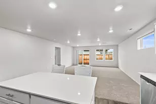 567 Black Bear Dr, Medford, OR 97501 - Photo 22